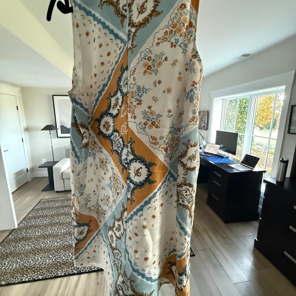 Reformation Linen shift dress with Italian Capri theme - Picture 2 of 2